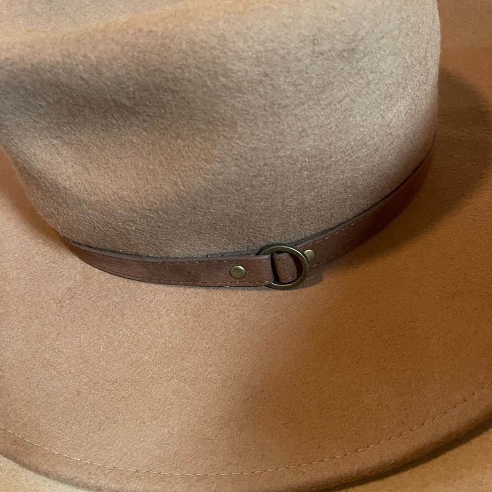 Cute hat - Picture 4 of 4
